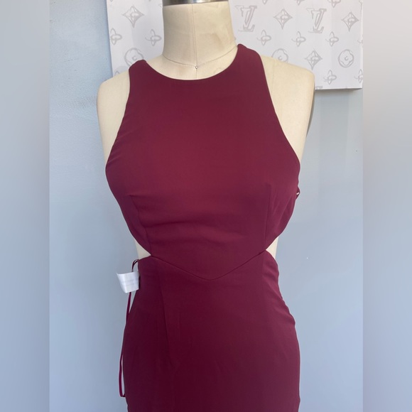Fame and Partners Dress-back strap detail burgundy size 4 - Picture 3 of 8